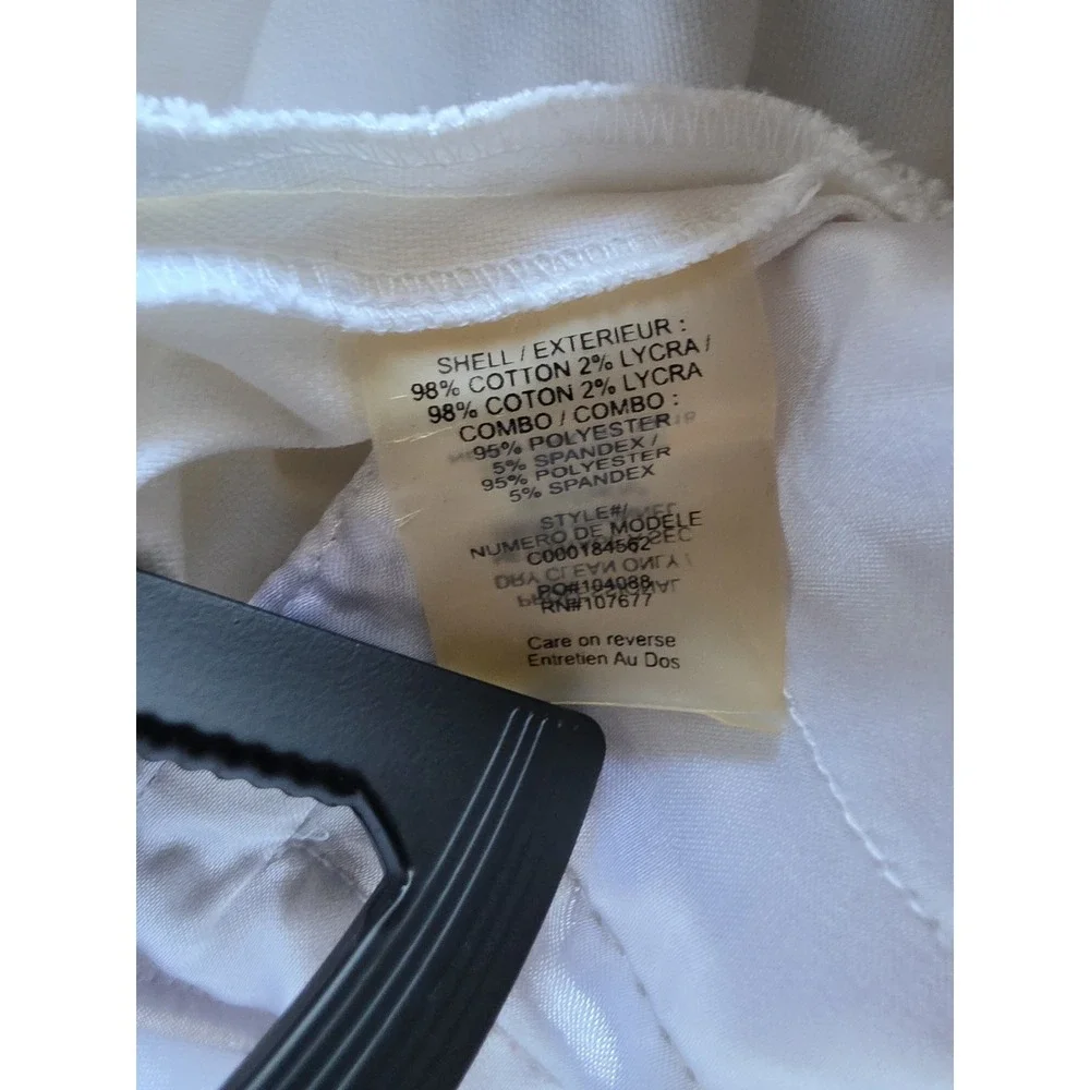 Alice + Olivia Shorts Size 6 White Solid Cotton Women Casual Chino